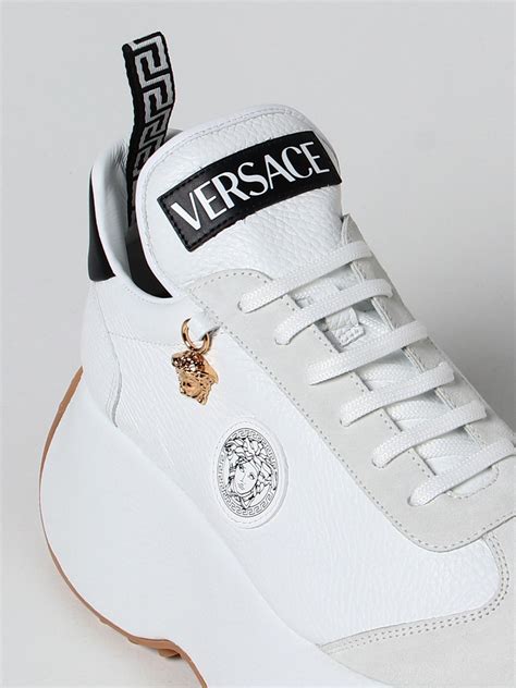 versace zapatos blancos|pantalón versace mujer.